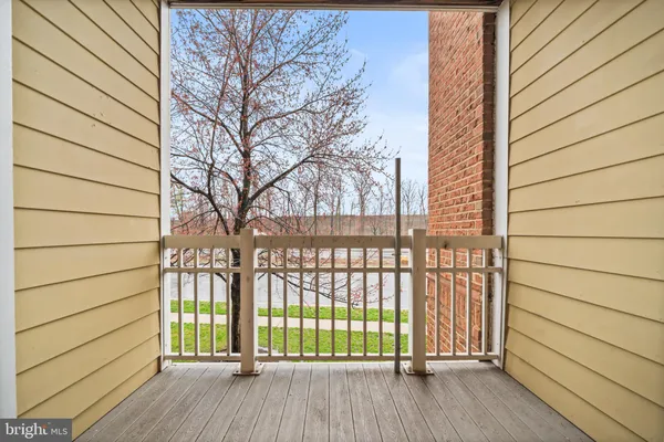 $389,000 | 2111 Highcourt Lane, Unit 201, Herndon, VA 20170