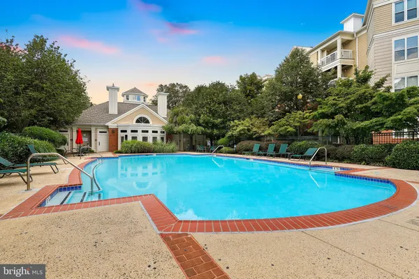 $389,000 | 2111 Highcourt Lane, Unit 201, Herndon, VA 20170