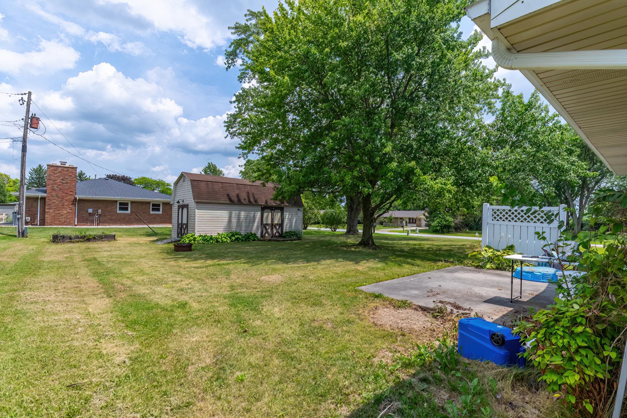 15707 Bluffton Road Fort Wayne, IN 46819 - Photo 3 of 35