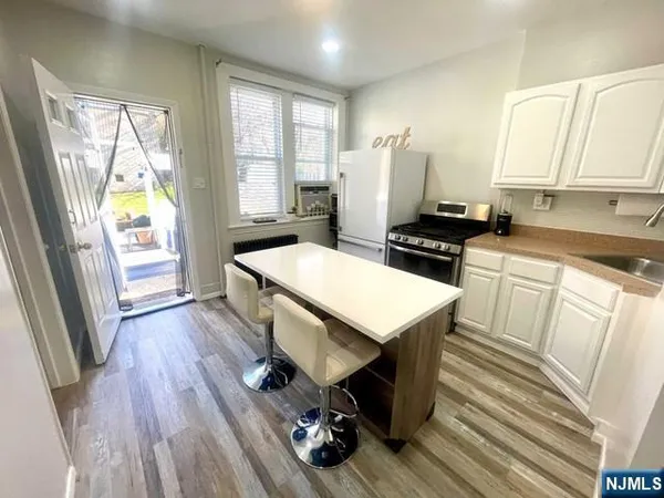 $2,100 | 80 Malcolm Avenue, Unit 2, Garfield, NJ 07026