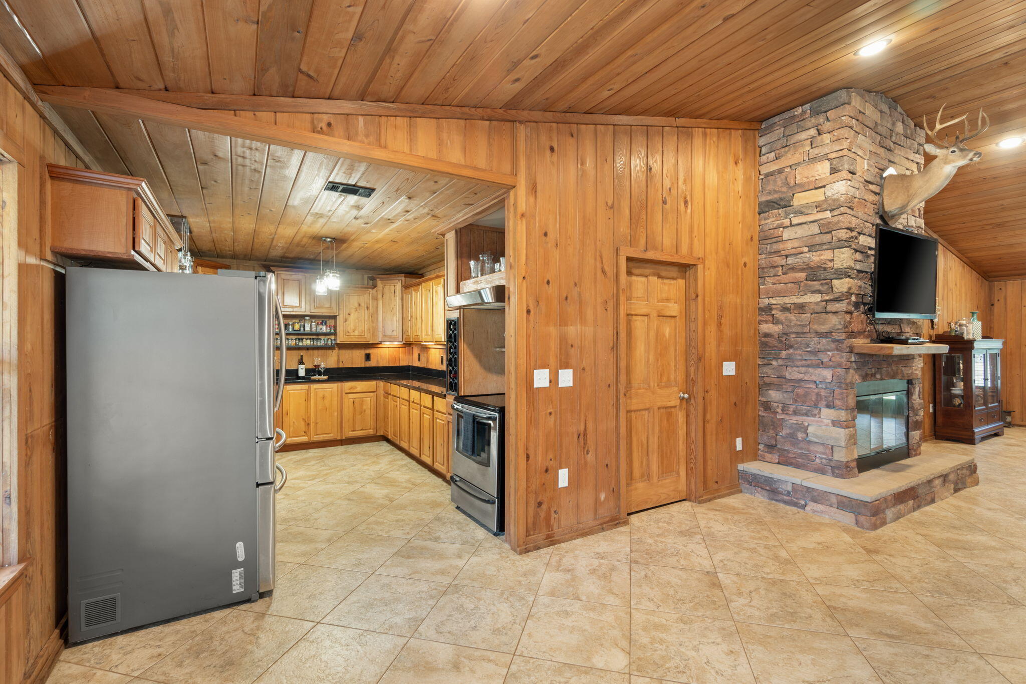 3350 New Ebenezer Road Laurel Hill, FL 32567 - Photo 13 of 53 a view of a hallway with closet