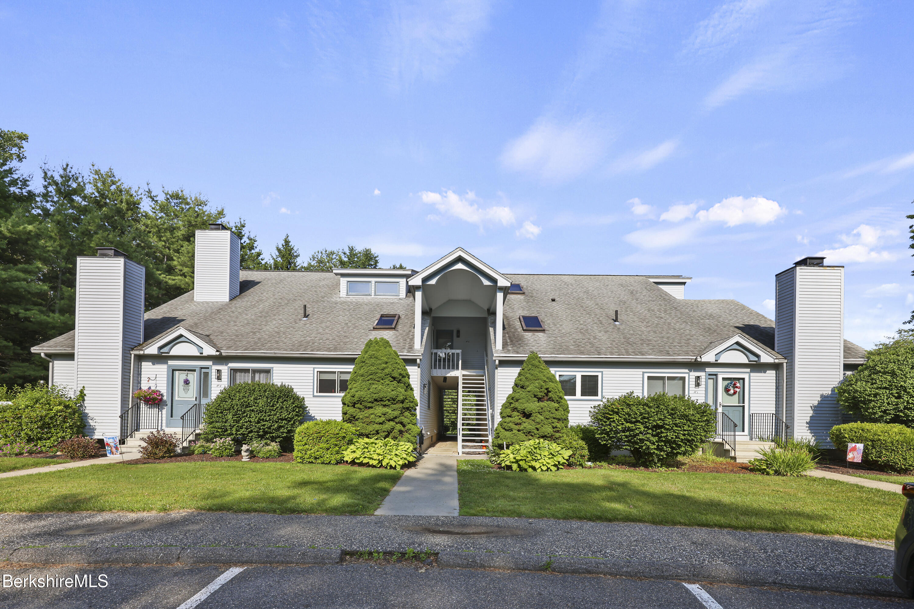 Pondview Drive, Unit H2 Pittsfield, MA 01201 - Photo 2 of 31 Exterior Front