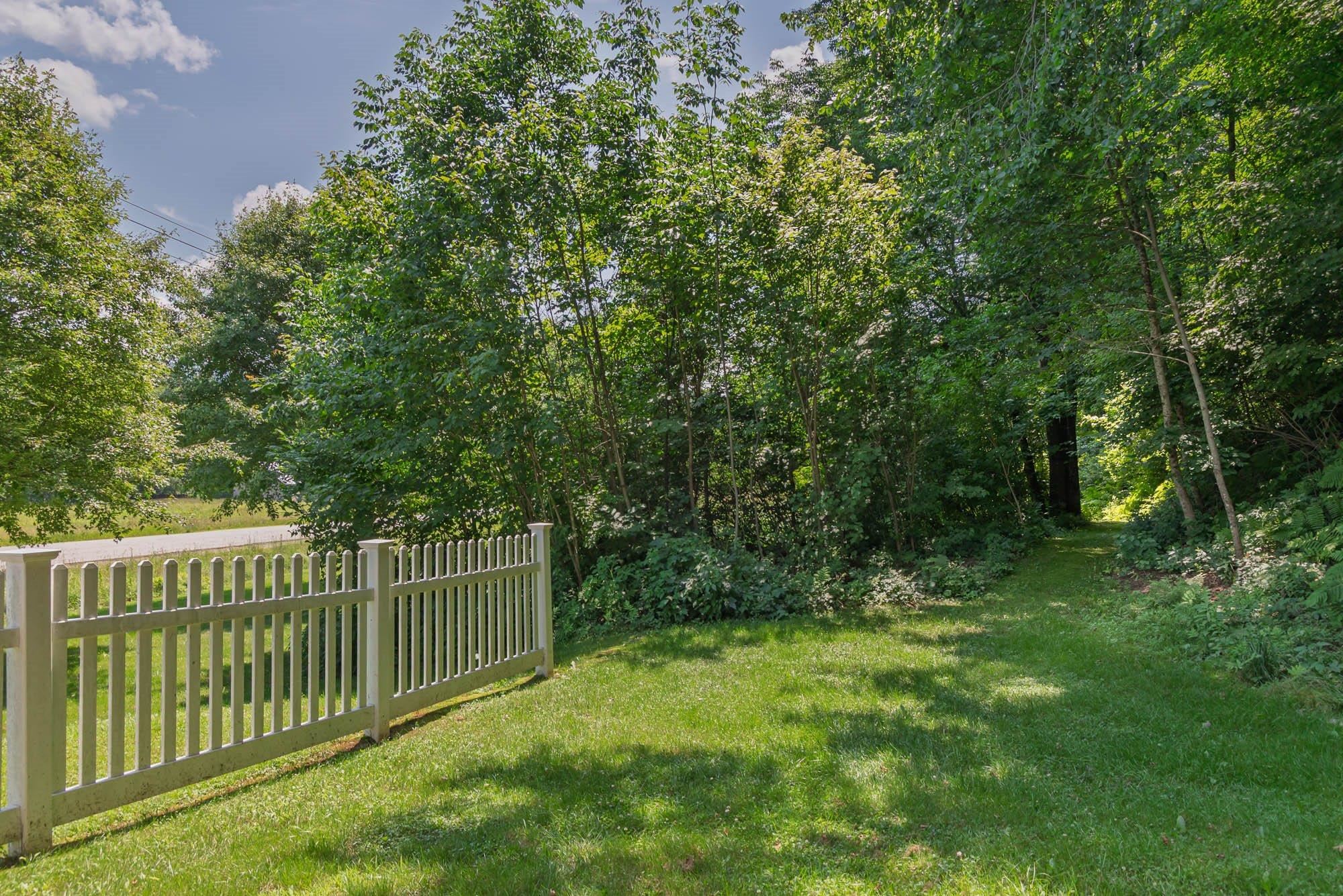 425 Nebraska Valley Road Stowe, VT 05672 - Photo 7 of 23
