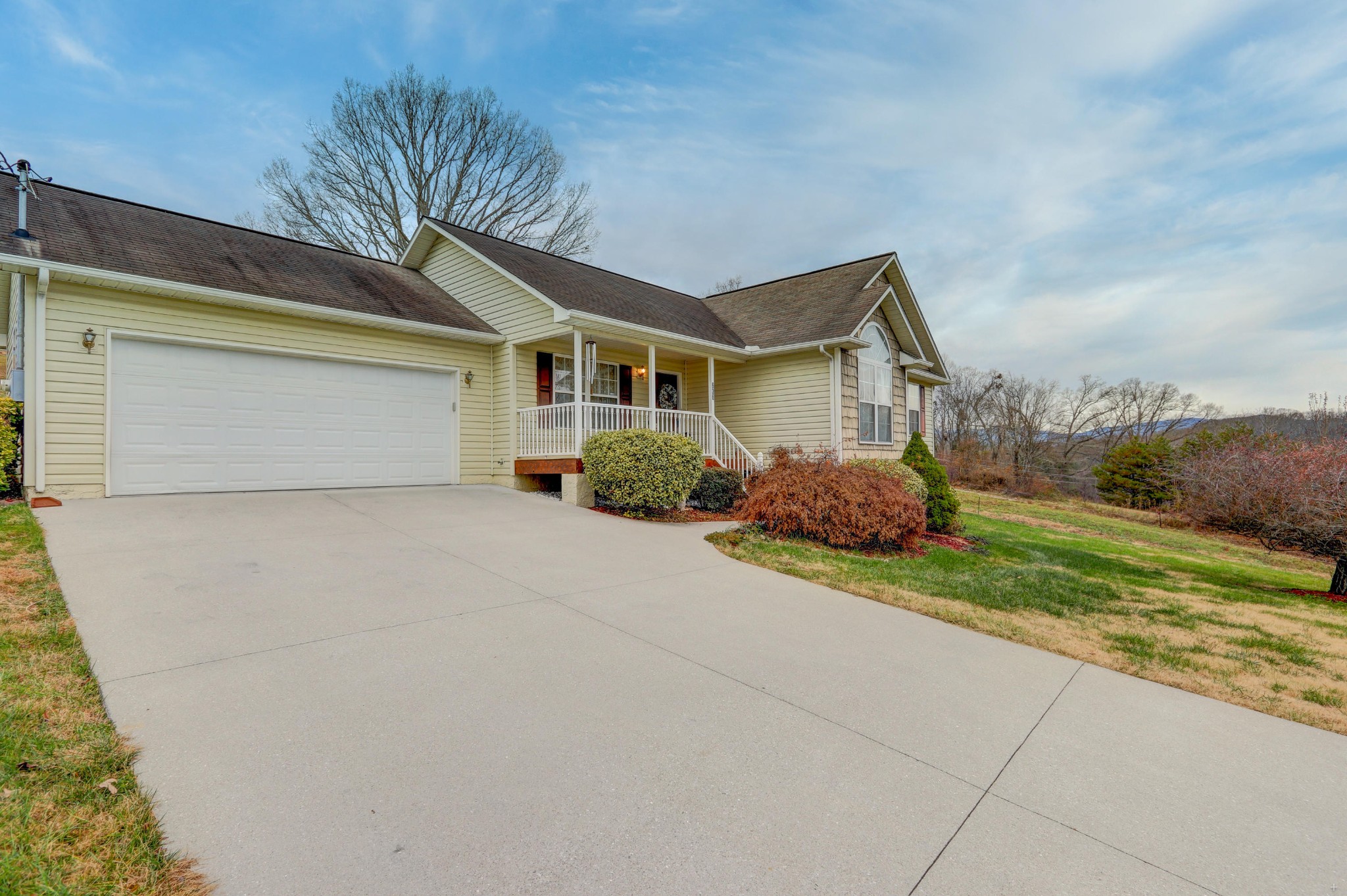 636 Pinecrest Road Jacksboro, TN 37757 - Photo 3 of 21 Gallery Image 3