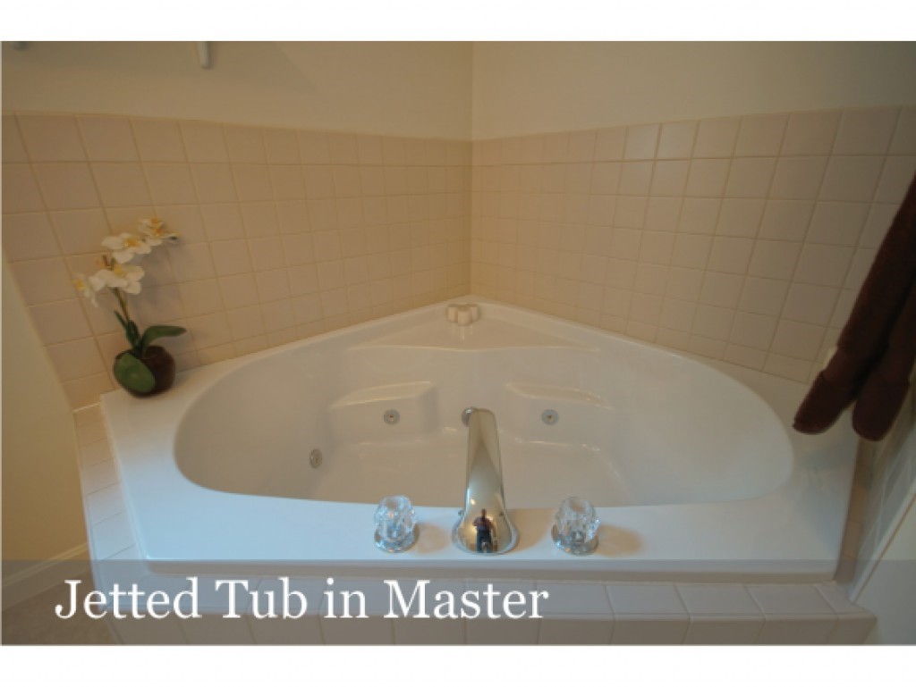 18 Squire Armour Road Windham, NH 03087 - Photo 23 of 35