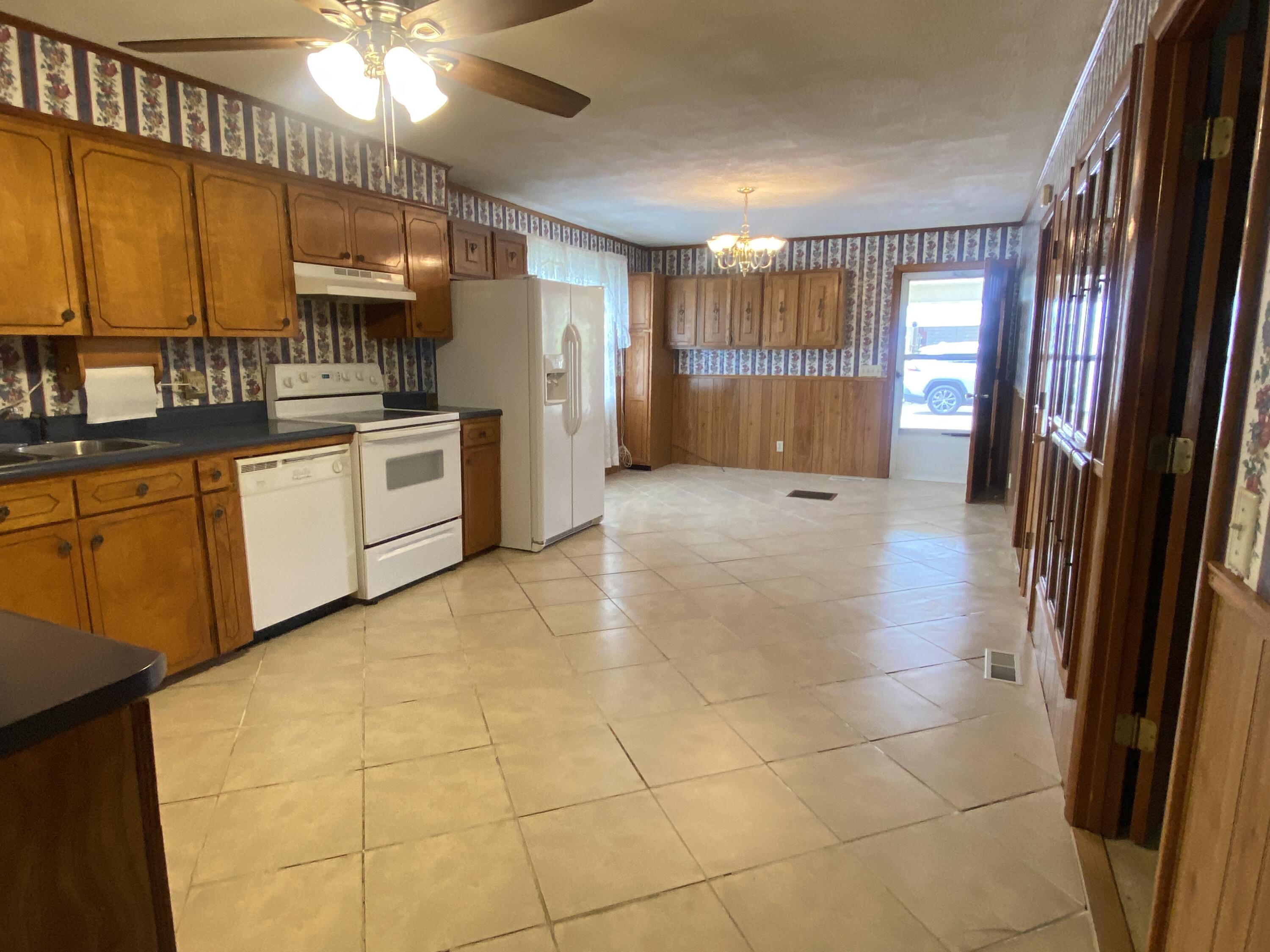 8081 Snapps Ferry Road Chuckey, TN 37641 - Photo 7 of 56 IMG_8807