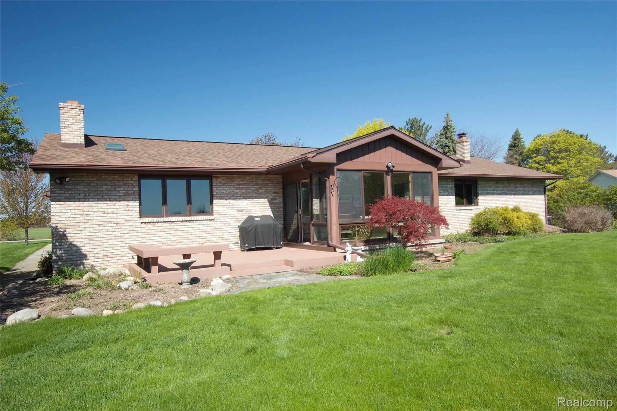 606 Southeast Boutell Road Bay City, MI 48708 - Photo 7 of 9 IMG_8741.jpg