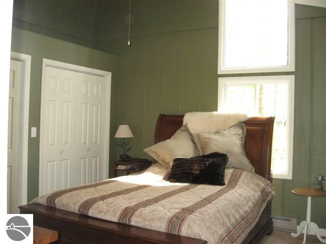 4464 Hemlock Road Cedar, MI 49621 - Photo 15 of 24 1735495-14.JPG
