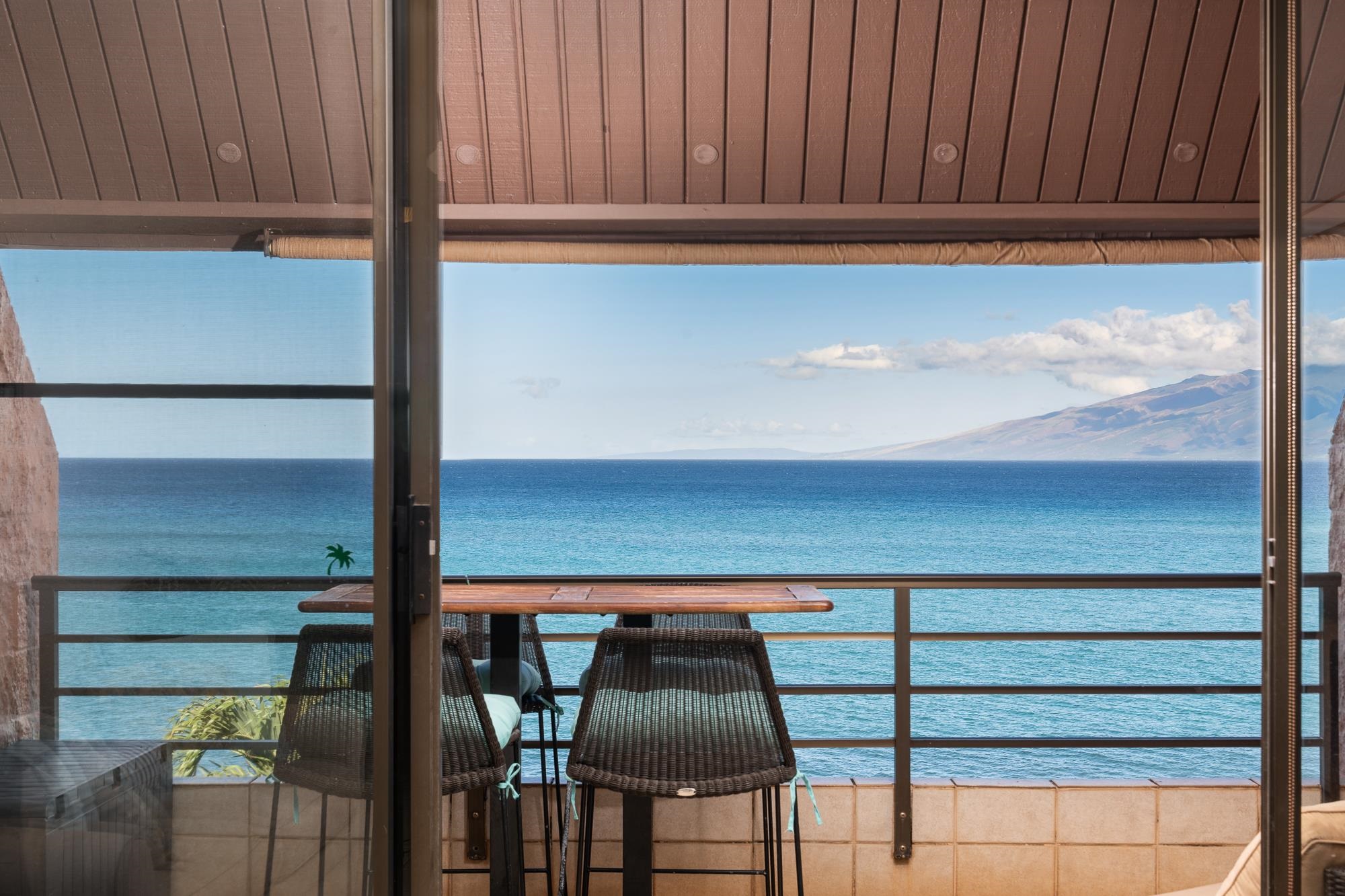 3959 Lower Honoapiilani Road, Unit 417 Lahaina, HI 96761 - Photo 5 of 37 Gallery Image 5