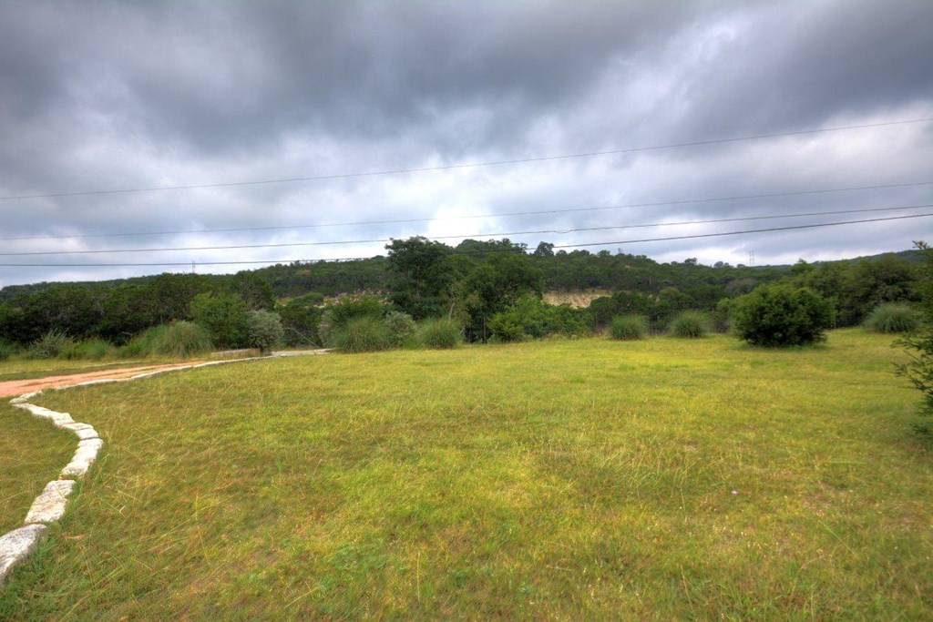 659 B Town Creek Road Kerrville, TX 78028 - Photo 4 of 26