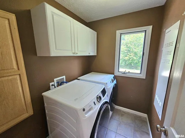 $339,500 | 2006 North Woods Place, Mount Vernon, IL 62864