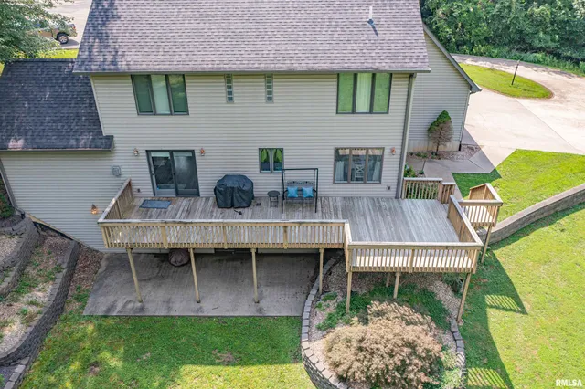 $339,500 | 2006 North Woods Place, Mount Vernon, IL 62864