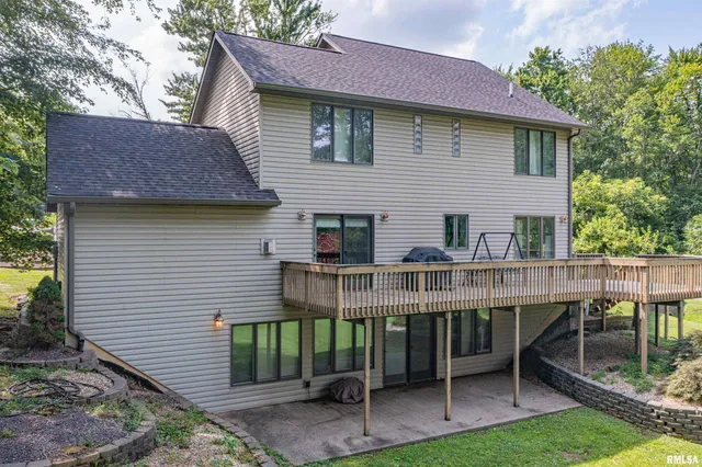 $339,500 | 2006 North Woods Place, Mount Vernon, IL 62864