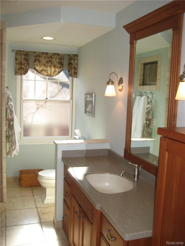 1045 Yorkshire Road Grosse Pointe, MI 48230 - Photo 14 of 22 IMG_9223.JPG