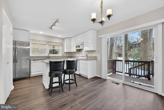 $3,800 | 9926 Great Oaks Way, Fairfax, VA 22030