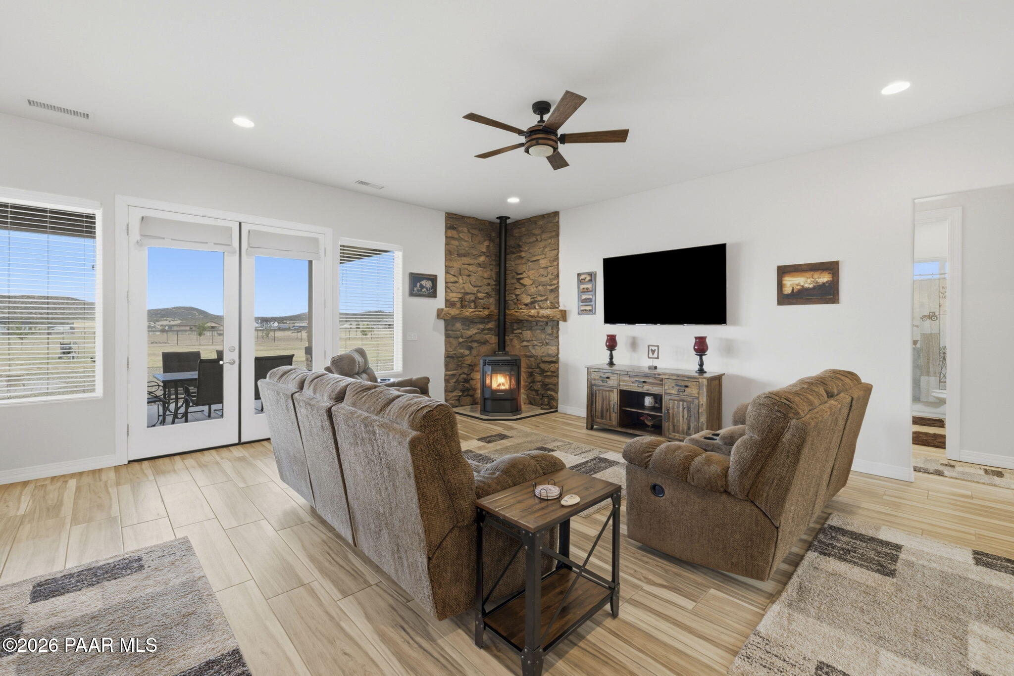 9860 North Loper Road Prescott Valley, AZ 86315 - Photo 9 of 46 11-Living Room