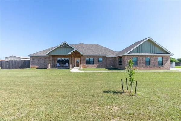 $475,000 | 174 Windmill Crossing Road, Ovalo, TX 79541