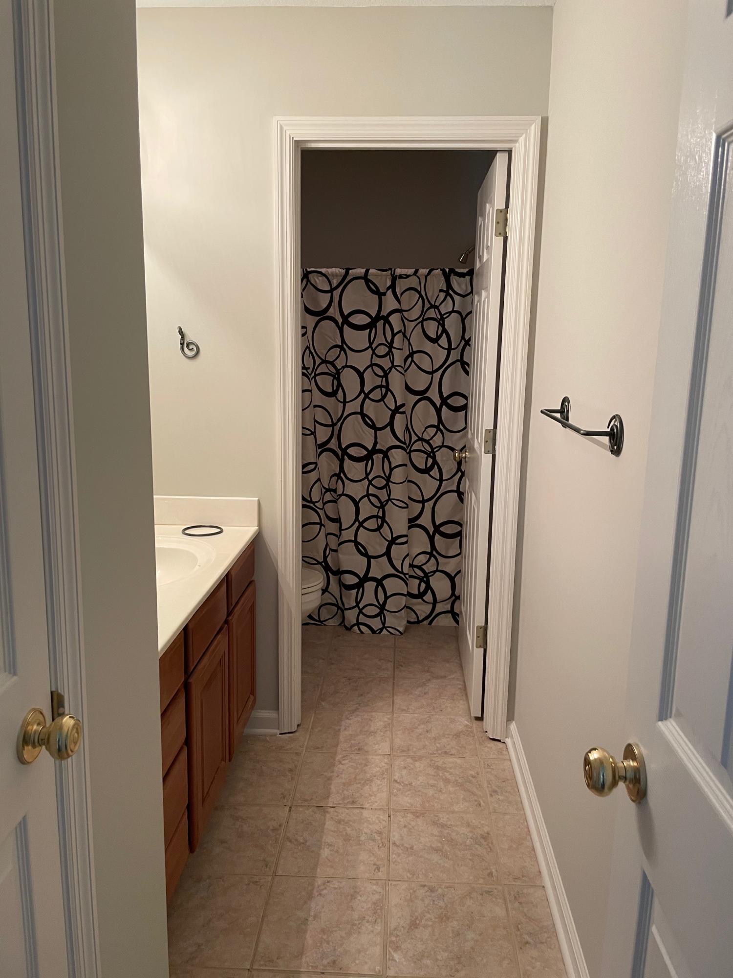 605 Windlass Road Knoxville, TN 37934 - Photo 37 of 40 Upstairs Bath