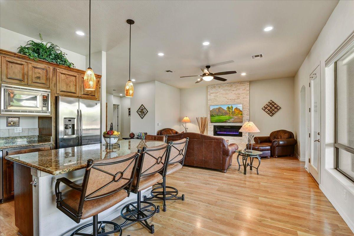 412 East Yearling Road Phoenix, AZ 85085 - Photo 15 of 51 a living room with furniture