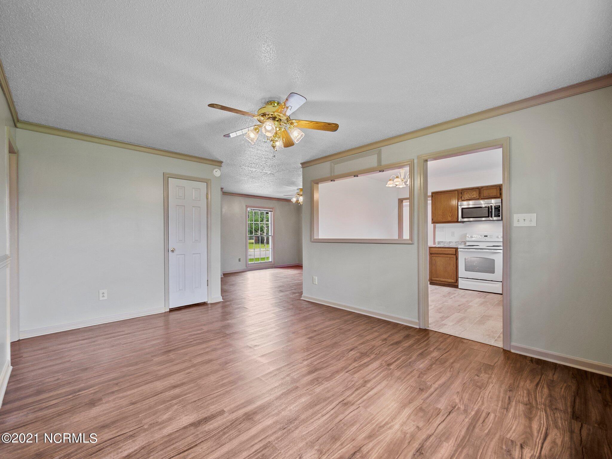 622 Winchester Road Jacksonville, NC 28546 - Photo 11 of 35 26-web-or-mls-P9080283