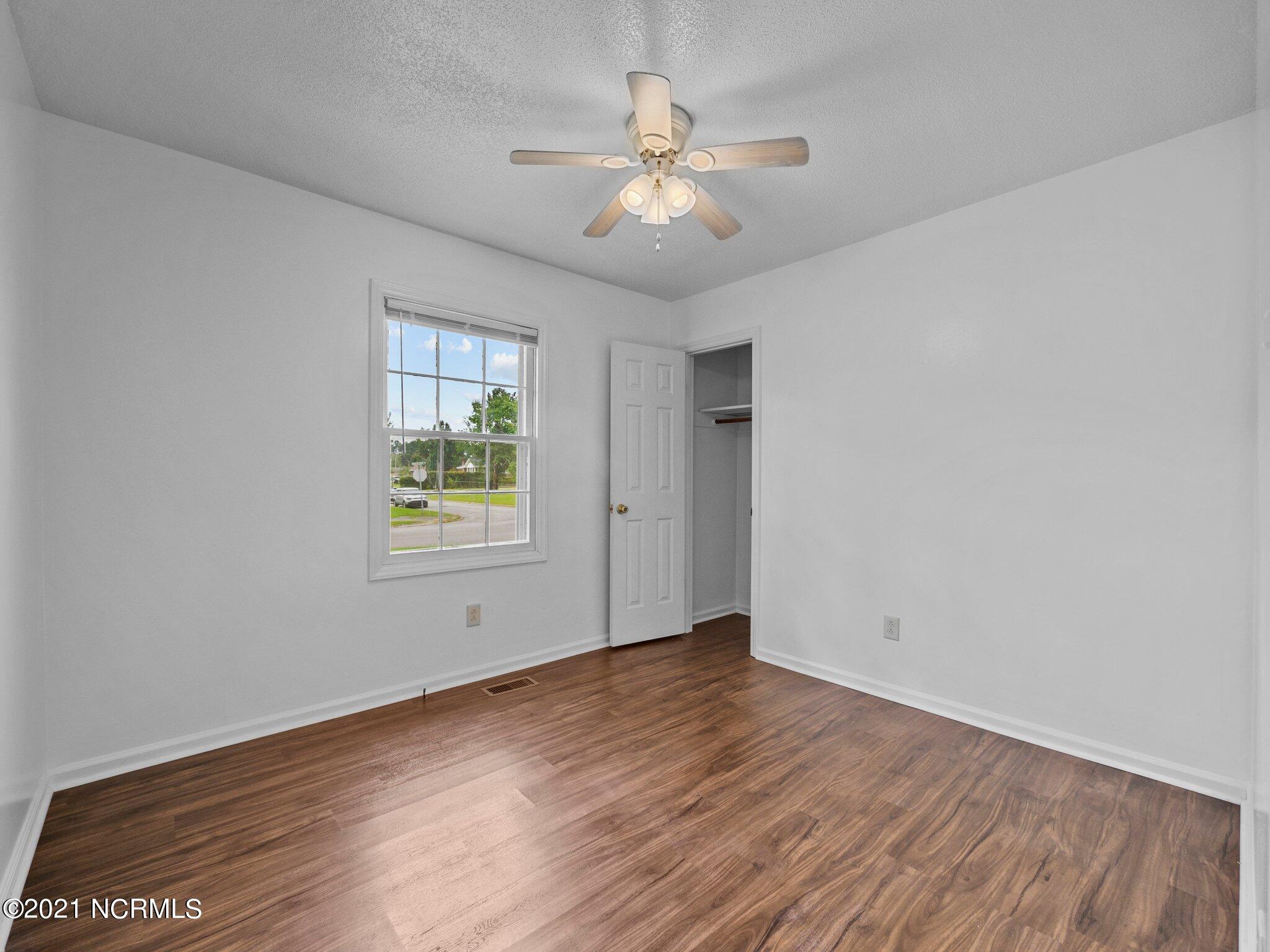622 Winchester Road Jacksonville, NC 28546 - Photo 15 of 35 34-web-or-mls-P9080323