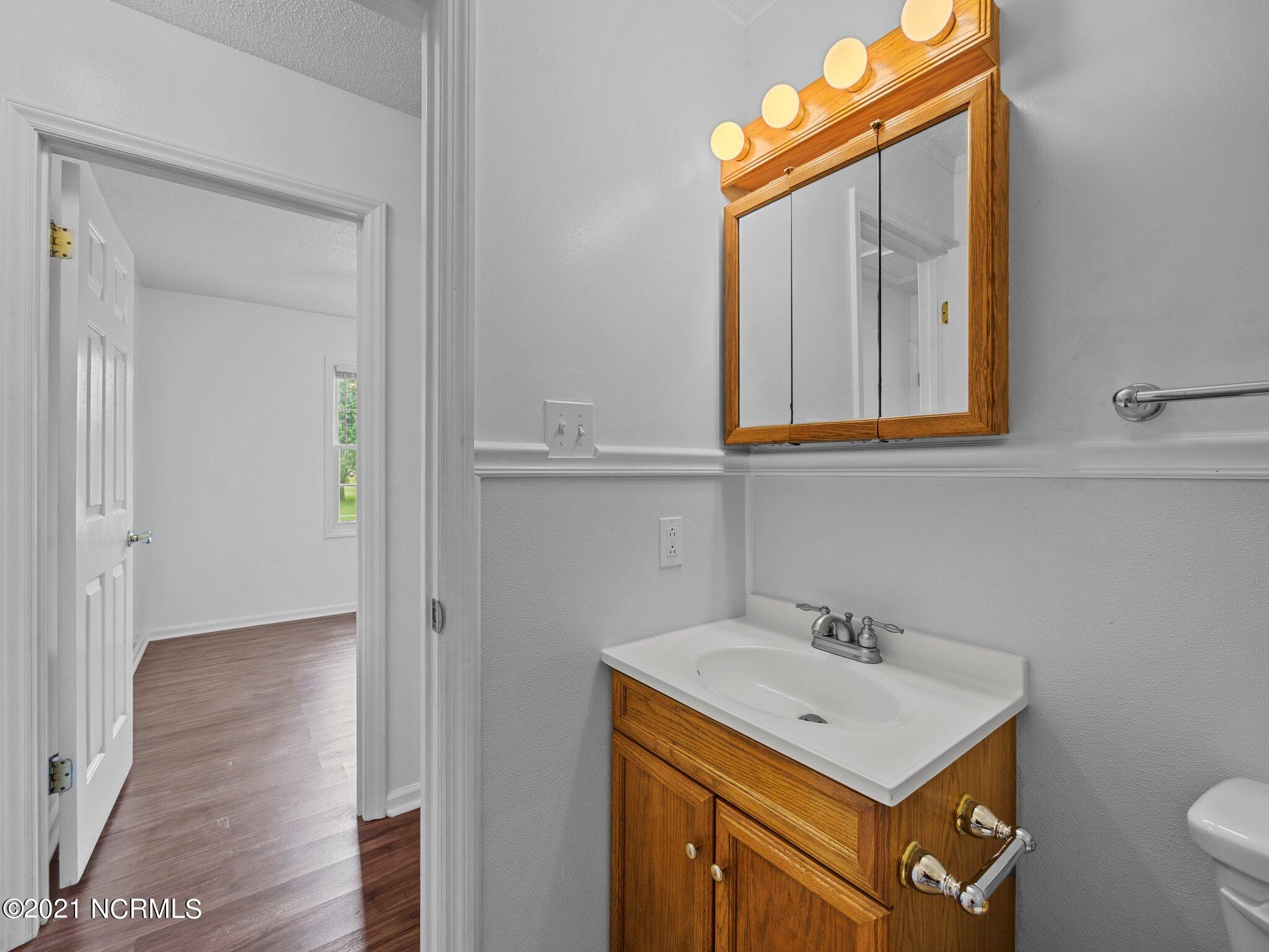622 Winchester Road Jacksonville, NC 28546 - Photo 18 of 35 37-web-or-mls-P9080338