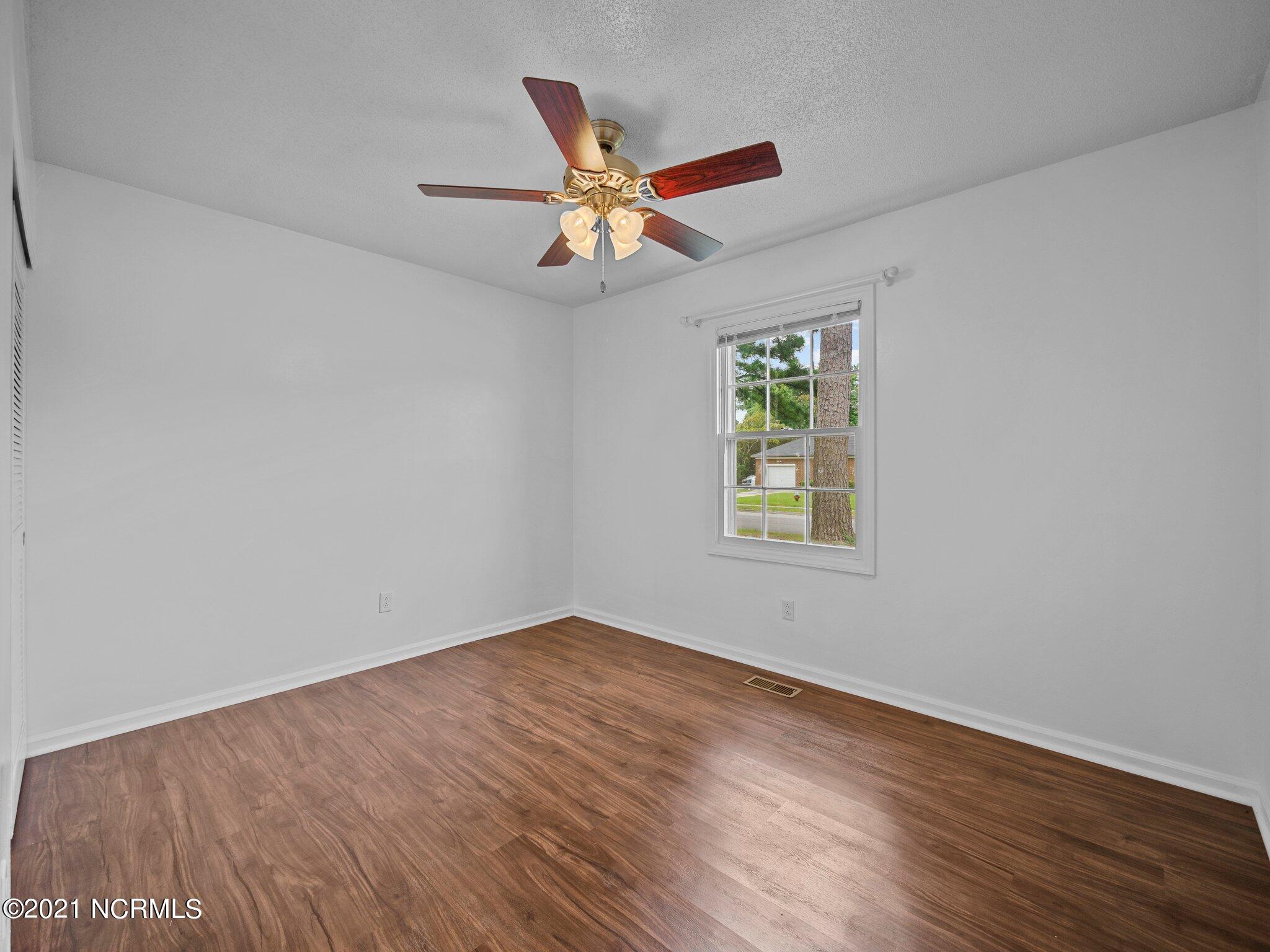 622 Winchester Road Jacksonville, NC 28546 - Photo 19 of 35 38-web-or-mls-P9080343