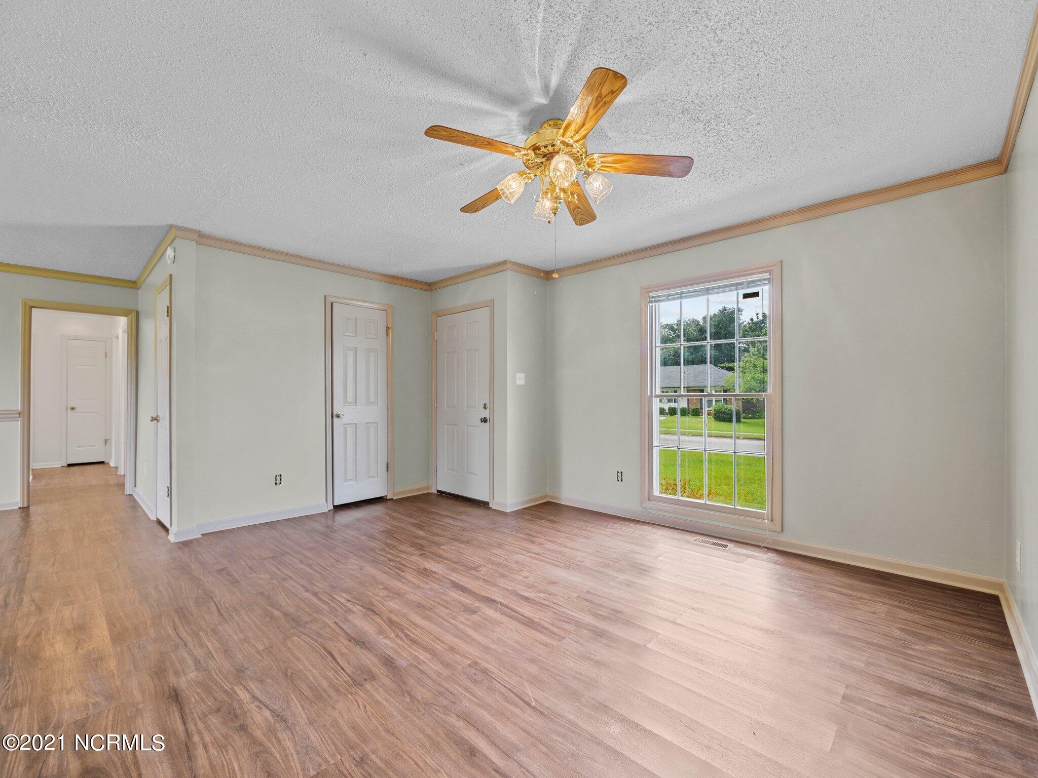 22-web-or-mls-P9080263