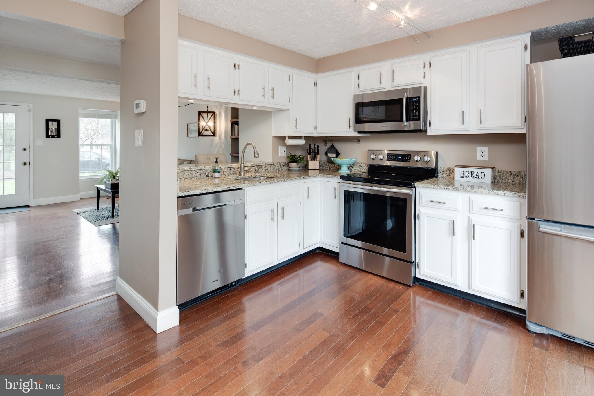1661 Fieldthorn Drive Reston, VA 20194 - Photo 11 of 34 Gallery Image 11