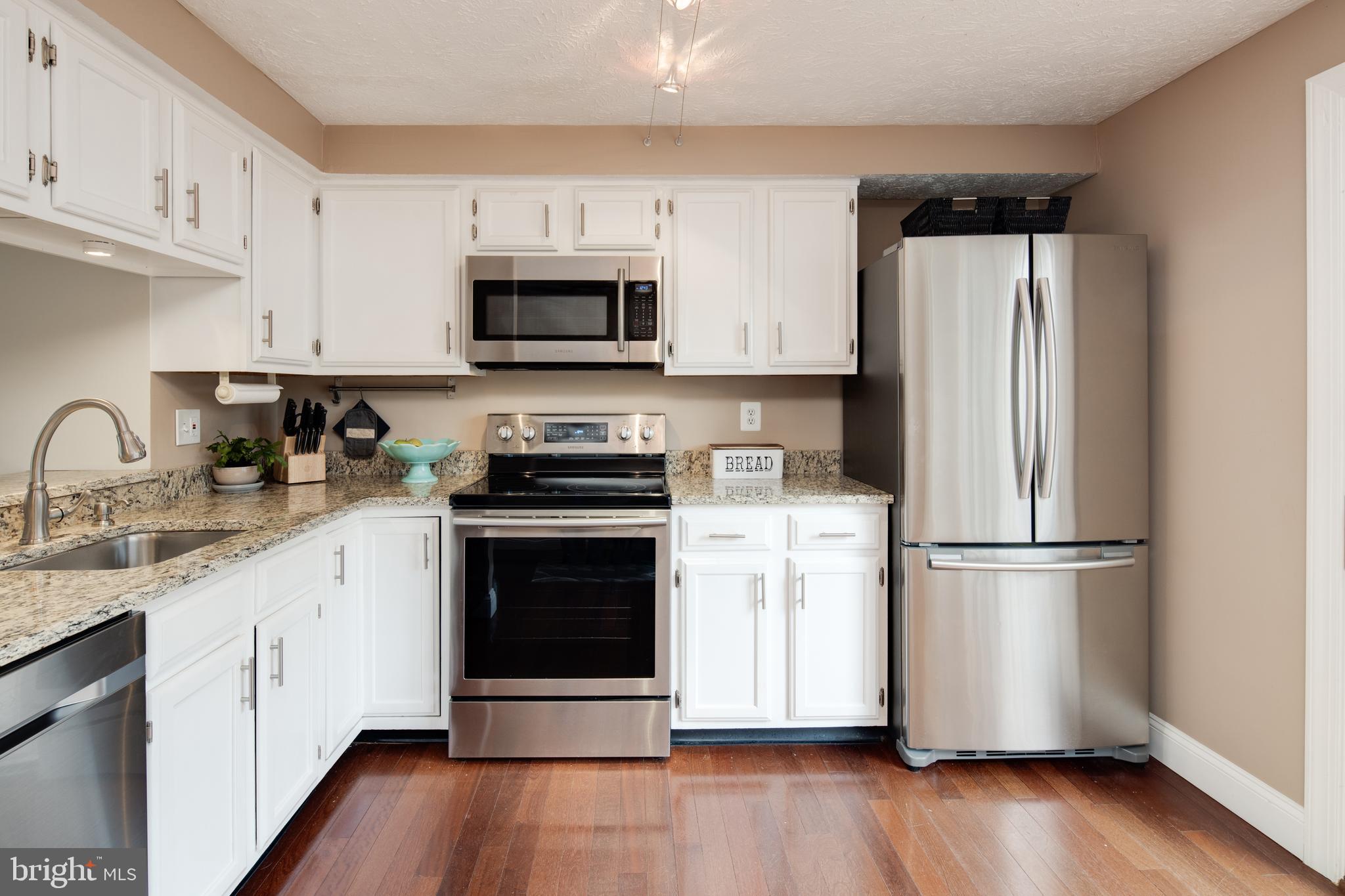 1661 Fieldthorn Drive Reston, VA 20194 - Photo 14 of 34 Gallery Image 14