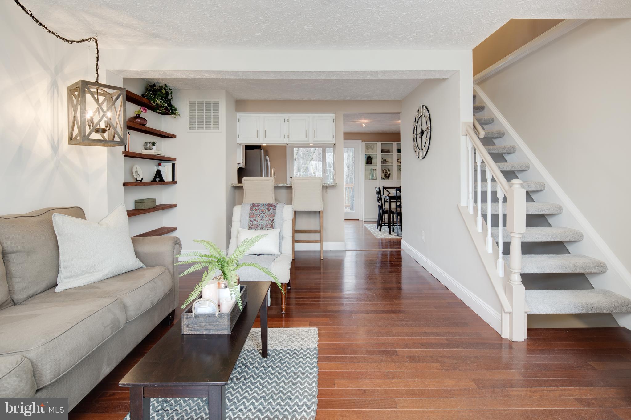 1661 Fieldthorn Drive Reston, VA 20194 - Photo 6 of 34 Gallery Image 6