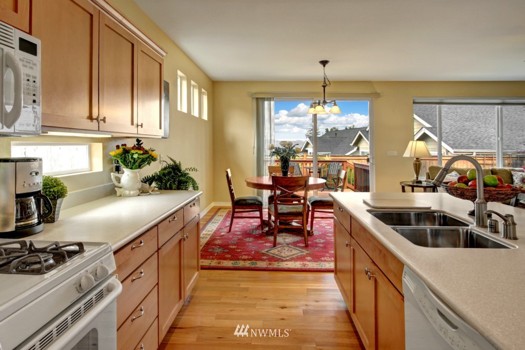 23930 Northeast Adair Road Redmond, WA 98053 - Photo 3 of 17