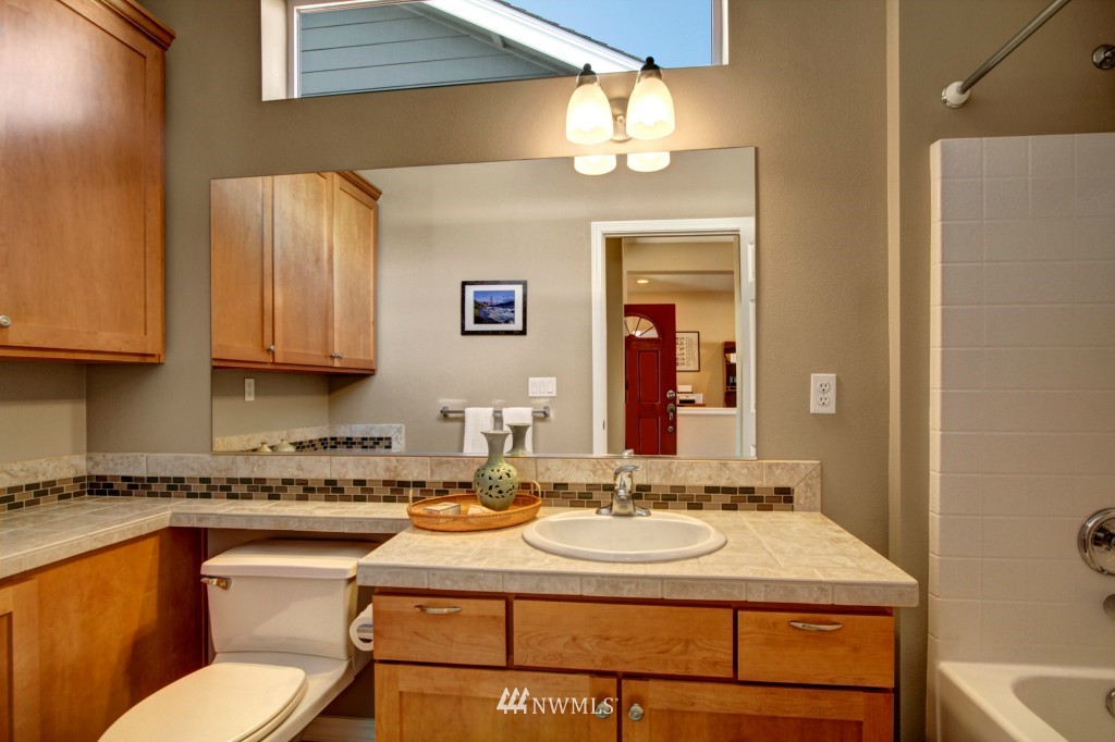 23930 Northeast Adair Road Redmond, WA 98053 - Photo 10 of 17