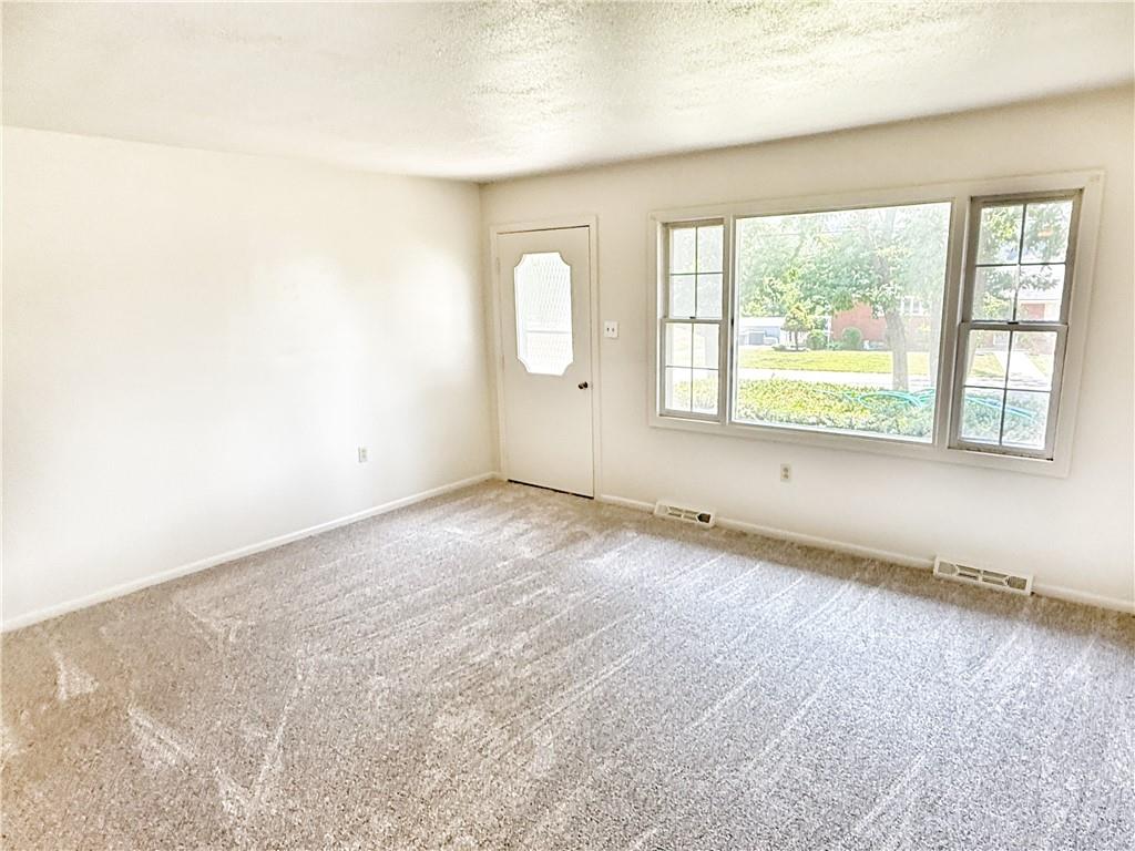 1600 Ohio Avenue, Unit 4 Industry, PA 15052 - Photo 12 of 20 an empty room with a window