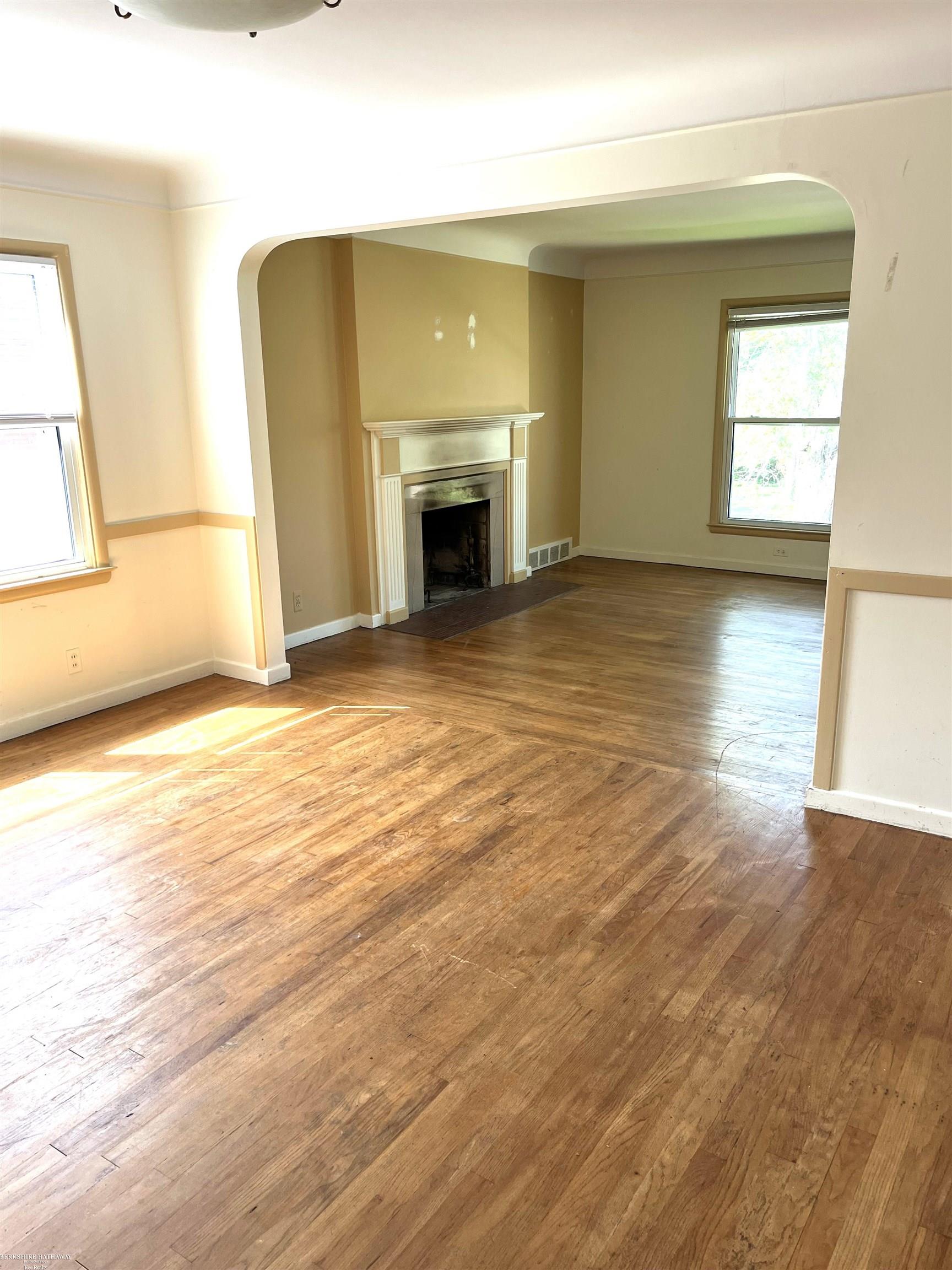 772 Harcourt Road Grosse Pointe, MI 48230 - Photo 8 of 27 DR into LR