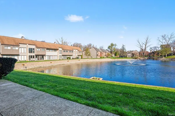 $399,900 | 1923 Coventry Trail, Unit 5, South Bend, IN 46637