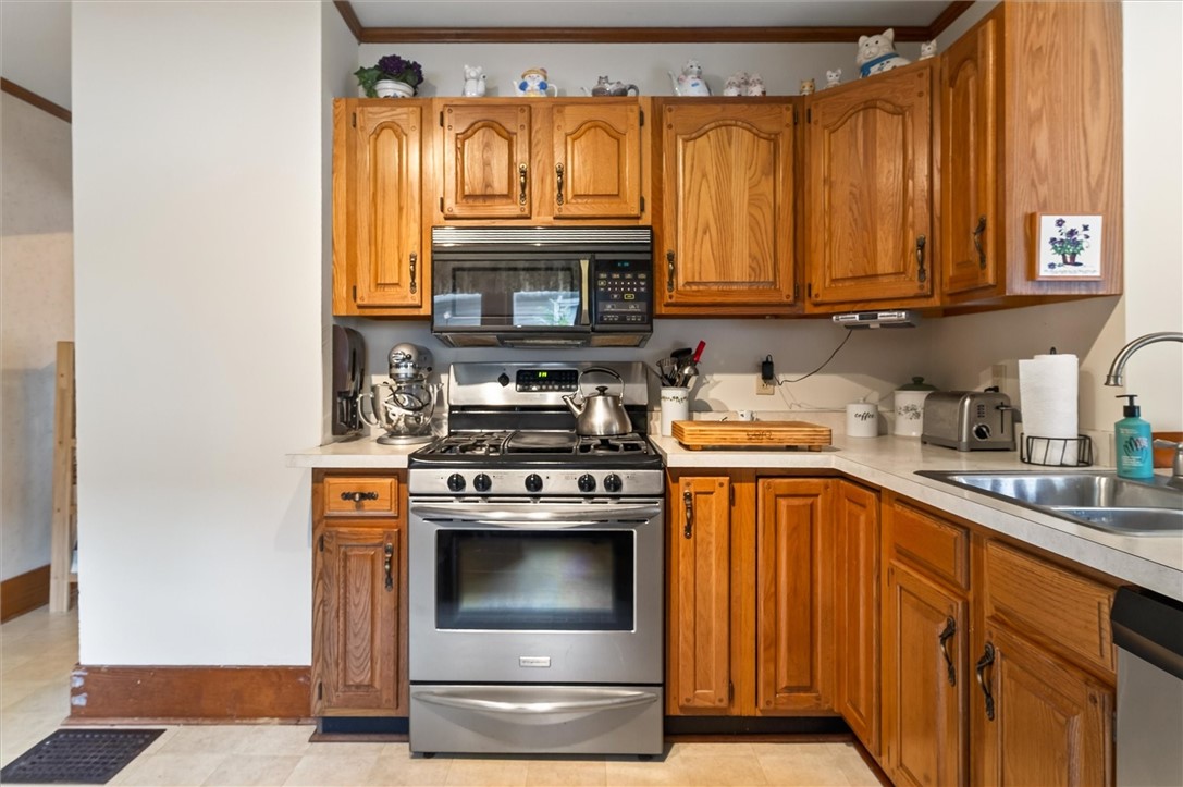 3948 Culver Road Irondequoit, NY 14622 - Photo 22 of 49