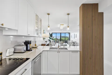 $579,000 | 13 Royal Palm Way, Unit 5020, Boca Raton, FL 33432