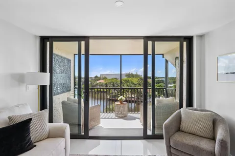 $579,000 | 13 Royal Palm Way, Unit 5020, Boca Raton, FL 33432