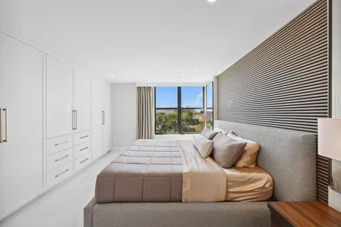 $579,000 | 13 Royal Palm Way, Unit 5020, Boca Raton, FL 33432