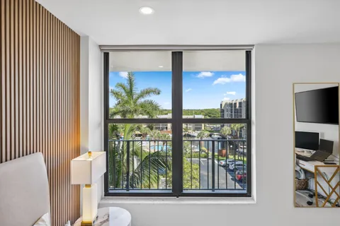 $579,000 | 13 Royal Palm Way, Unit 5020, Boca Raton, FL 33432