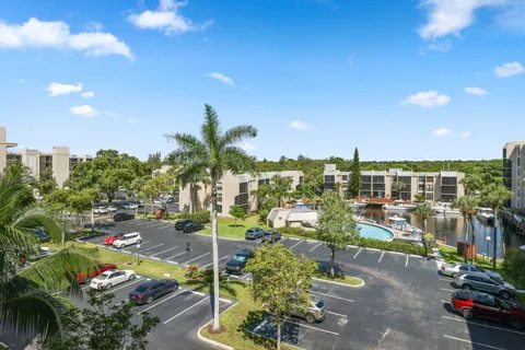 $579,000 | 13 Royal Palm Way, Unit 5020, Boca Raton, FL 33432