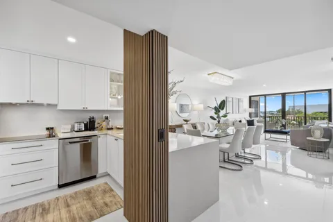 $579,000 | 13 Royal Palm Way, Unit 5020, Boca Raton, FL 33432