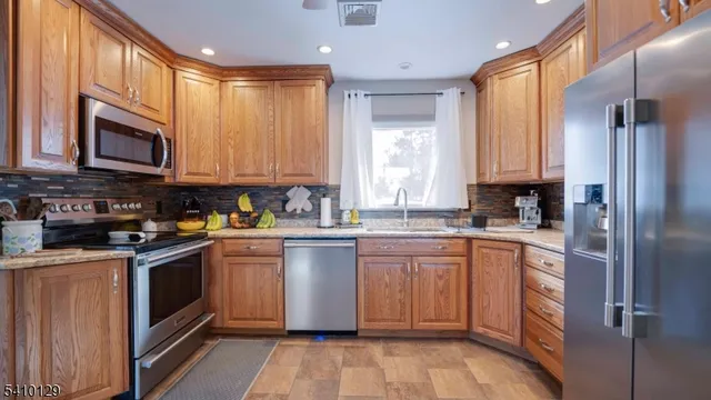 $560,000 | 2 Center Street, Milford, NJ 08848