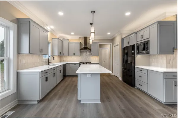 $699,900 | 7290 Woodhaven Drive, Lockport Town, NY 14094