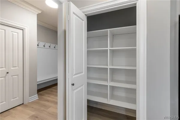 $699,900 | 7290 Woodhaven Drive, Lockport Town, NY 14094