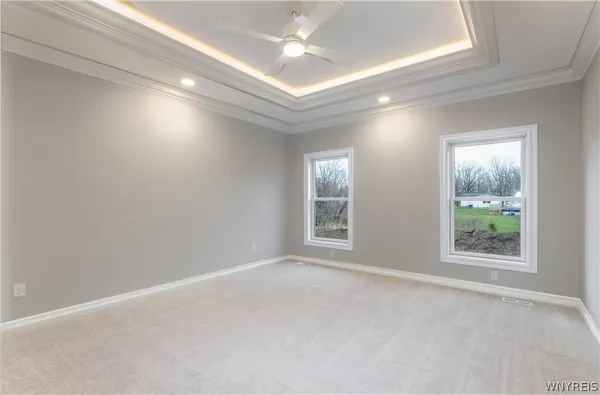 $699,900 | 7290 Woodhaven Drive, Lockport Town, NY 14094