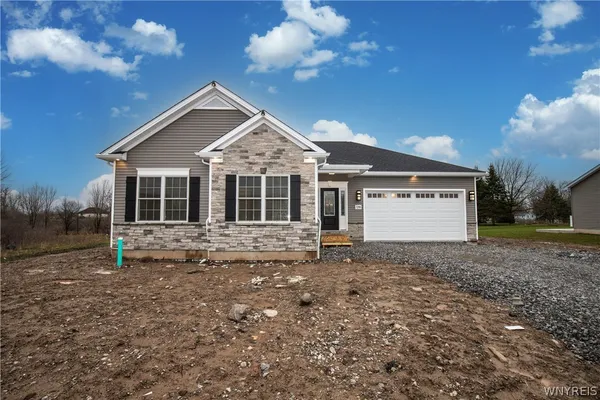 $699,900 | 7290 Woodhaven Drive, Lockport Town, NY 14094