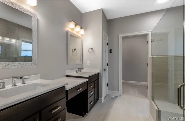 $699,900 | 7290 Woodhaven Drive, Lockport Town, NY 14094