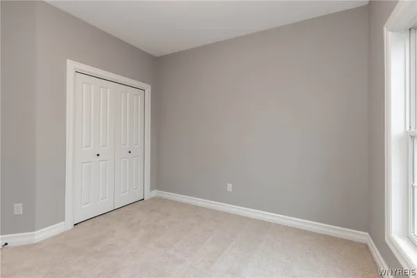 $699,900 | 7290 Woodhaven Drive, Lockport Town, NY 14094